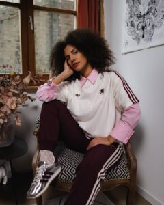 Adidas-Originals-e-Olympique-Lyonnais-Feminino-lancam-colecao-lifestyle-exclusiva-03-240x300 Adidas Originals e Olympique Lyonnais Feminino lançam coleção lifestyle exclusiva.