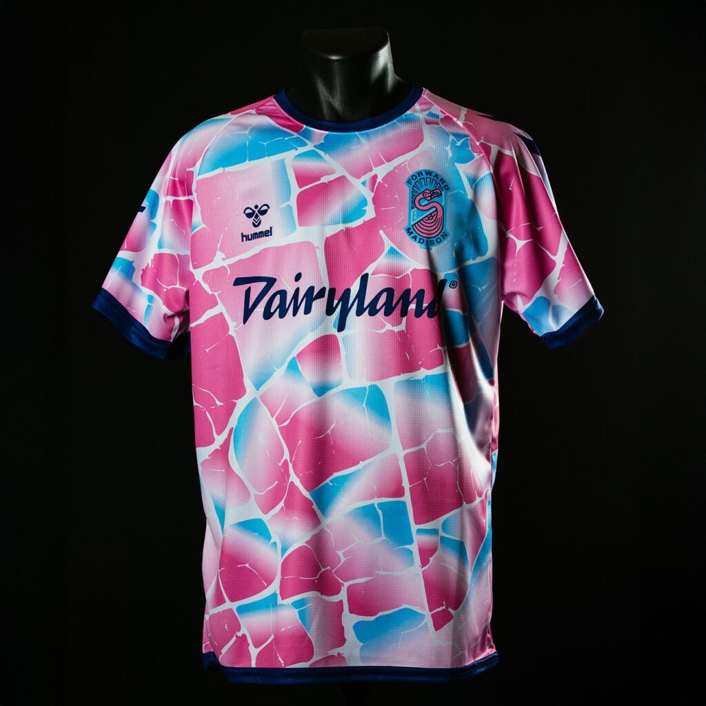 Camisa-Reserva-Forward-Madison-2025-26-e-lancada-pela-Hummel-07-1024x1024 Forward Madison FC revelou sua camisa reserva de 2025 feita pela Hummel