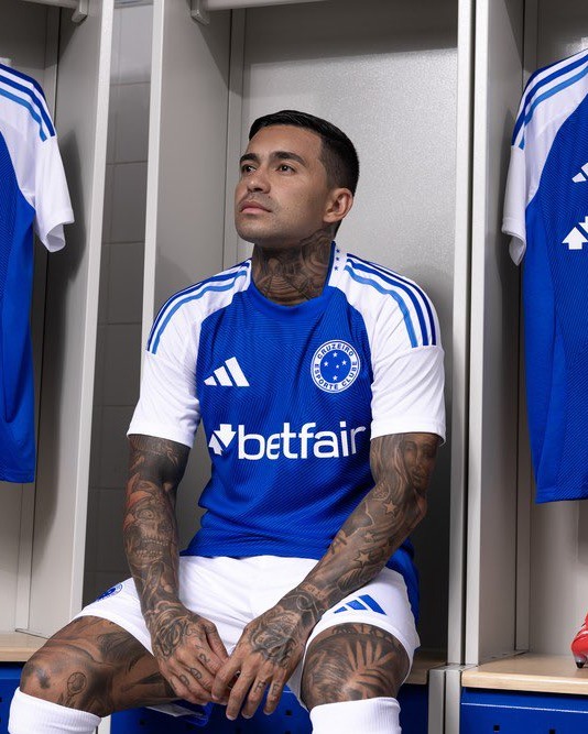 Camisa-titular-do-Cruzeiro-2025-2026-Adidas-03 Adidas apresenta a nova camisa titular do Cruzeiro para 2025-2026