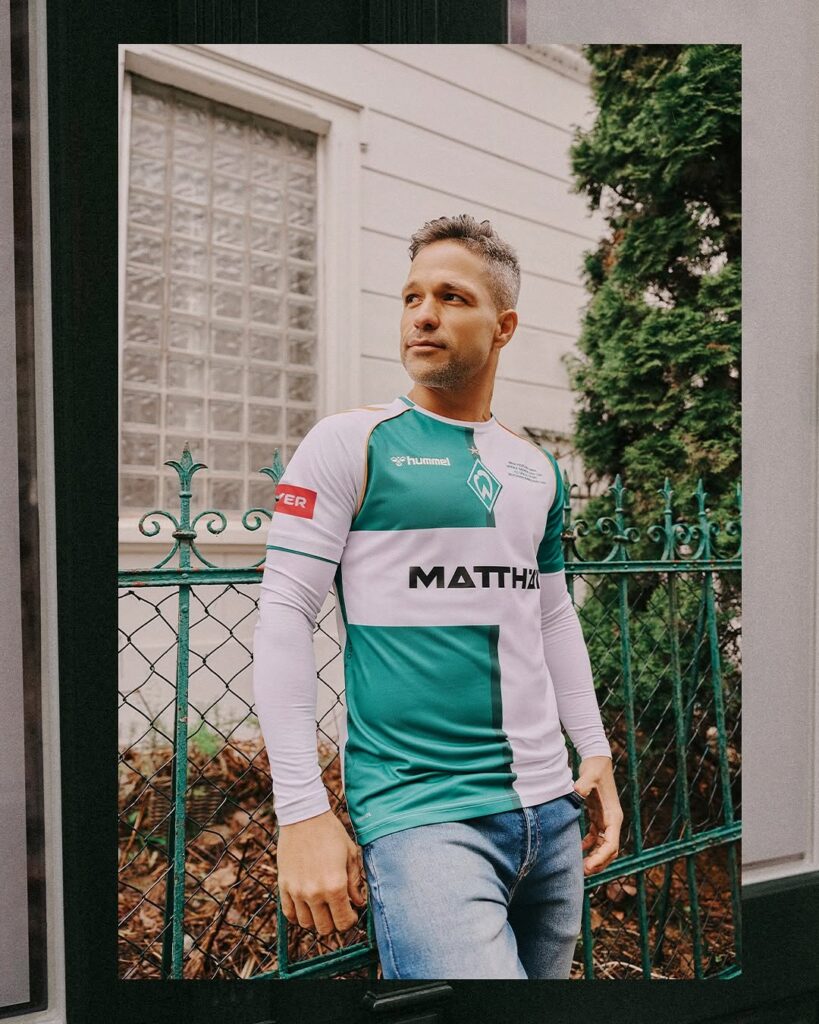 Diego-Ribas-ganha-homenagem-do-Werder-Bremen-com-lancamento-de-camisa-especial-04-819x1024 Diego Ribas ganha homenagem do Werder Bremen com lançamento de camisa especial.