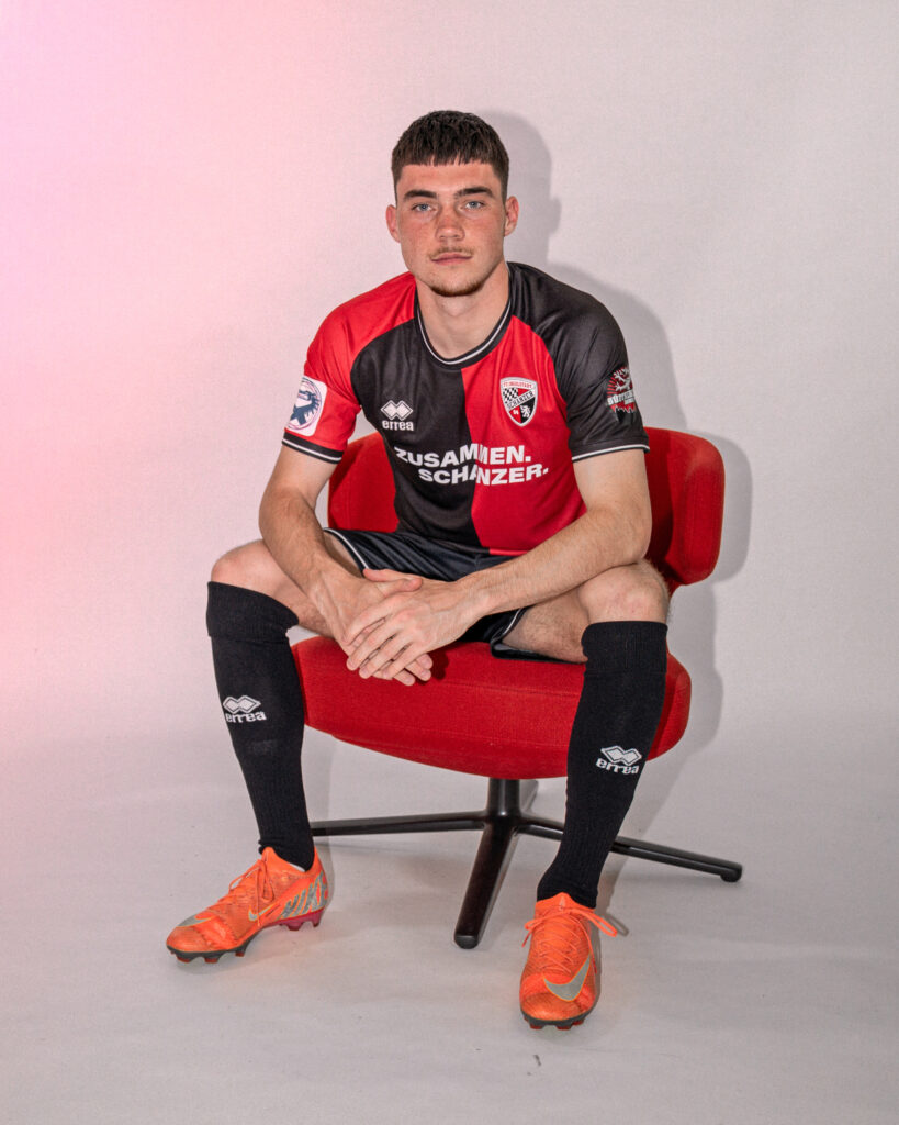 FC-Ingolstadt-04-lanca-camisa-especial-em-apoio-a-diversidade-e-tolerancia-04-819x1024 FC Ingolstadt 04 lança camisa especial em apoio à diversidade e tolerância