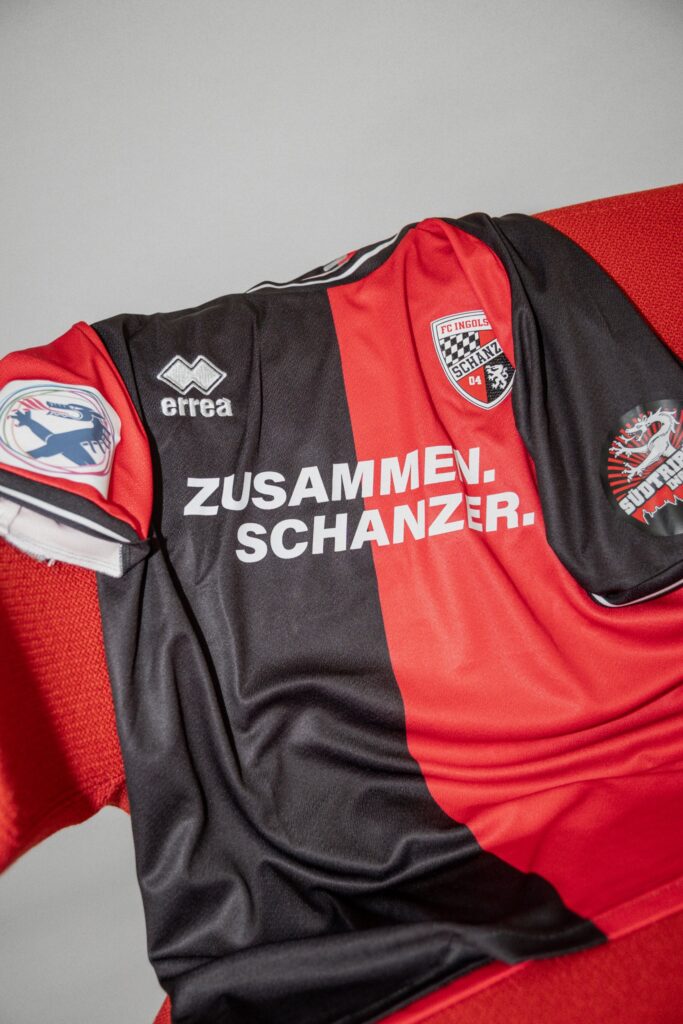 FC-Ingolstadt-04-lanca-camisa-especial-em-apoio-a-diversidade-e-tolerancia-09-683x1024 FC Ingolstadt 04 lança camisa especial em apoio à diversidade e tolerância