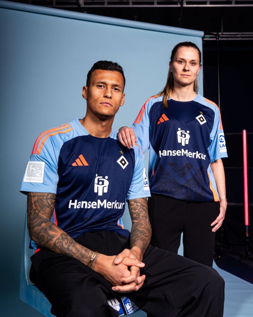 Hamburgo-SV-lanca-camisa-especial-pelo-Dia-Internacional-das-Meninas-03-819x1024 Hamburgo SV lança camisa especial pelo Dia Internacional das Meninas 2024-25