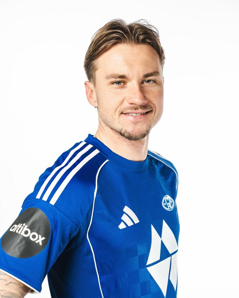 Molde-FK-lanca-oficialmente-seu-novo-uniforme-titular-para-a-temporada-de-2025-03-820x1024 Molde FK lança seu novo uniforme titular para a temporada 2025