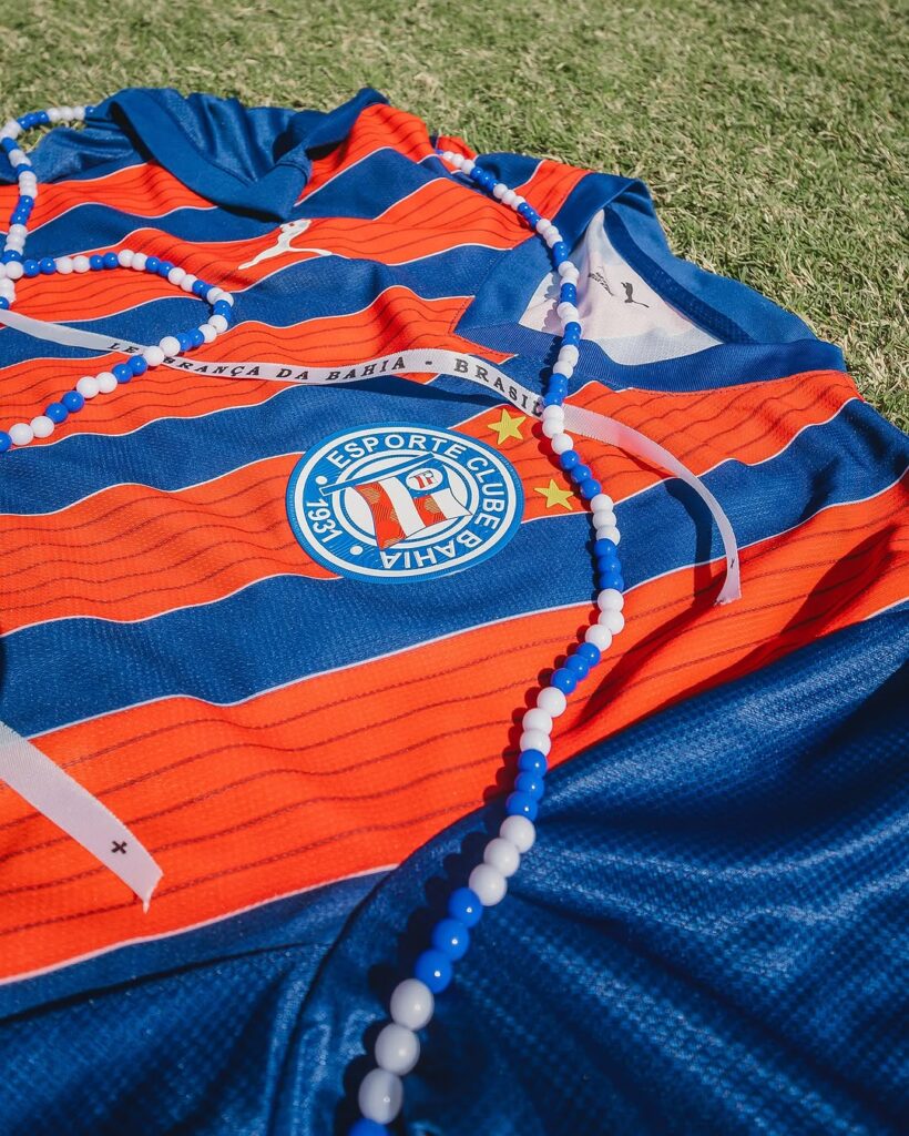 Puma-apresenta-as-novas-camisas-do-EC-Bahia-para-temporada-2025-06-820x1024 Puma apresenta as novas camisas do EC Bahia para temporada 2025